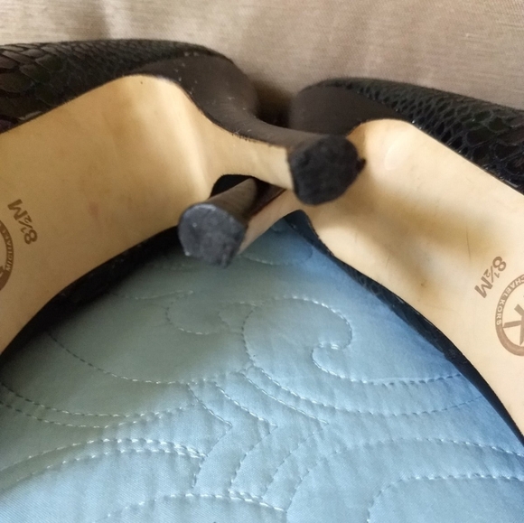 Michael Kors 8.5M Genuine Snakeskin & Leather Black Stiletto Bootie with Zippers - Picture 4 of 9